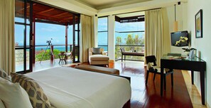 4 bedrooms, iron/ironing board, internet, bed sheets