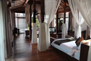 3 bedrooms, iron/ironing board, Internet, bed sheets - A Private Bali Haven Just Steps from the Sea – 1081 (Bali)