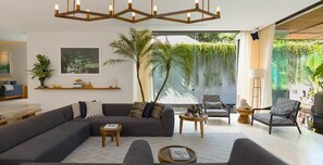 Fireplace, stereo - Glamorous Beachside Escape in Seminyak, Bali Villa 1055 (Kuta)