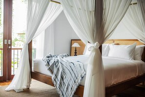 5 bedrooms, iron/ironing board, Internet, bed sheets