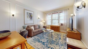 Smart TV, offices - Renovated 2B, In-unit Laundry, Longwood, 1st Flr (Brookline)