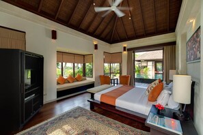 7 bedrooms, iron/ironing board, Internet, bed sheets - Elegance in Every Sunset – Bali Villa 1047 (Bali)