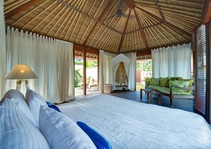 5 bedrooms, iron/ironing board, Internet, bed sheets