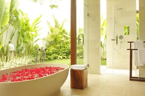 Spa - Escape to Your Dream Villa in Canggu’s Exclusive Oasis 1000 (Badung)