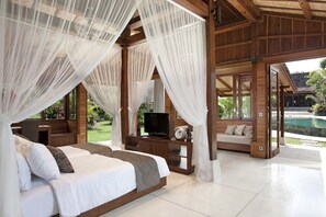 4 bedrooms, iron/ironing board, Internet, bed sheets