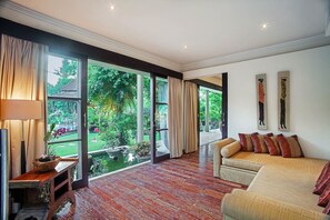 TV, stereo - Tranquil Oasis with Ocean Breezes – Bali Villa 1110 (Bali)