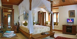 4 bedrooms, iron/ironing board, internet, bed sheets - Seminyak’s Hidden Gem of Grace, Bali Villa 1101 (Bali)