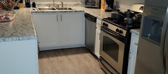 Royal Empression 3 BR Cozy Family Getaway!