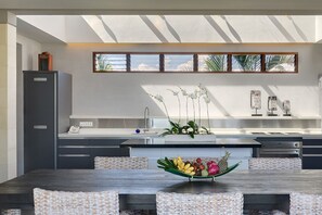 Dining - Spacious Luxury Retreat Near Beach – Bali Villa 1098 (Bali)