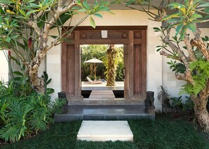 Exterior detail - Spacious Luxury Retreat Near Beach – Bali Villa 1098 (Bali)