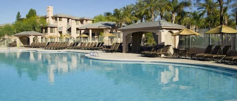 屋外プール、温水プール