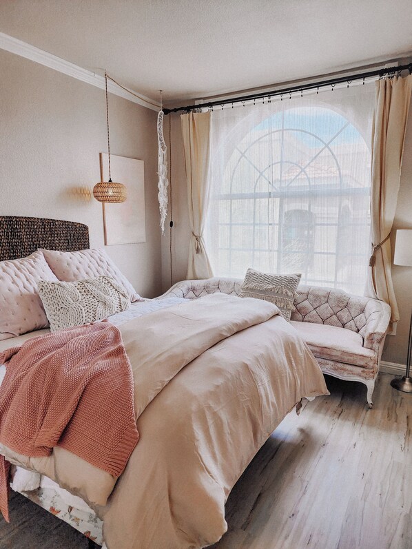 2 bedrooms, desk, iron/ironing board, free WiFi