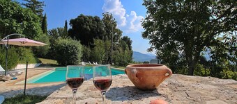 Ferme à Umbertide avec piscine