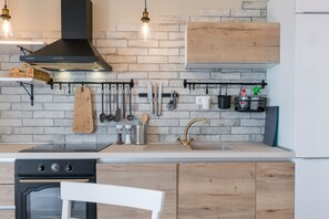 Refrigerador, microondas, horno, placa de cocina
