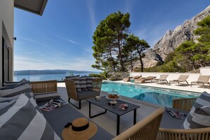 Outdoor pool, a heated pool - 5* Villa Melody in Bast (Bast)