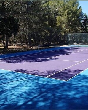 Sports court - Chambre 2 Pers Independante - Cuisine D'ete - Terrasse - Piscine Tennis Petanque (Grans)