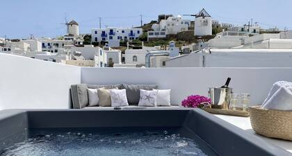 Mykonos 22, Superb Town Penthouse with Jacuzzi Spa