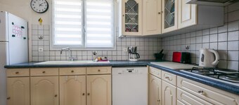 Charming 3-Bedroom House Near Beach with Garden and Terrace