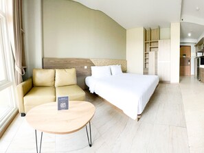 Deluxe Room, Non Smoking, City View | In-room safe, individually furnished, desk, blackout drapes