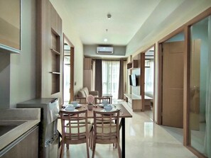 Executive Apartment, 3 Bedrooms, Non Smoking, City View | In-room safe, individually furnished, desk, blackout drapes