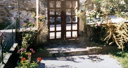 Maison Typique Village Corse