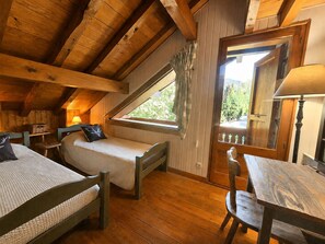 3 chambres, fer et planche à repasser, lit parapluie, Wi-Fi gratuit