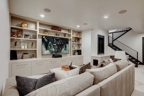TV, fireplace, offices
