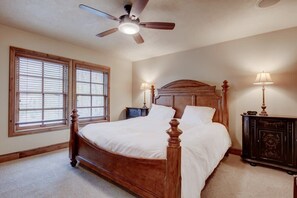 4 quartos, ferros/tábuas de passar roupa, berço de viagem, Wi-Fi