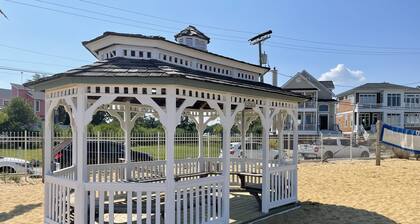Private Cottage on gated estate