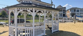 Private Cottage on gated estate