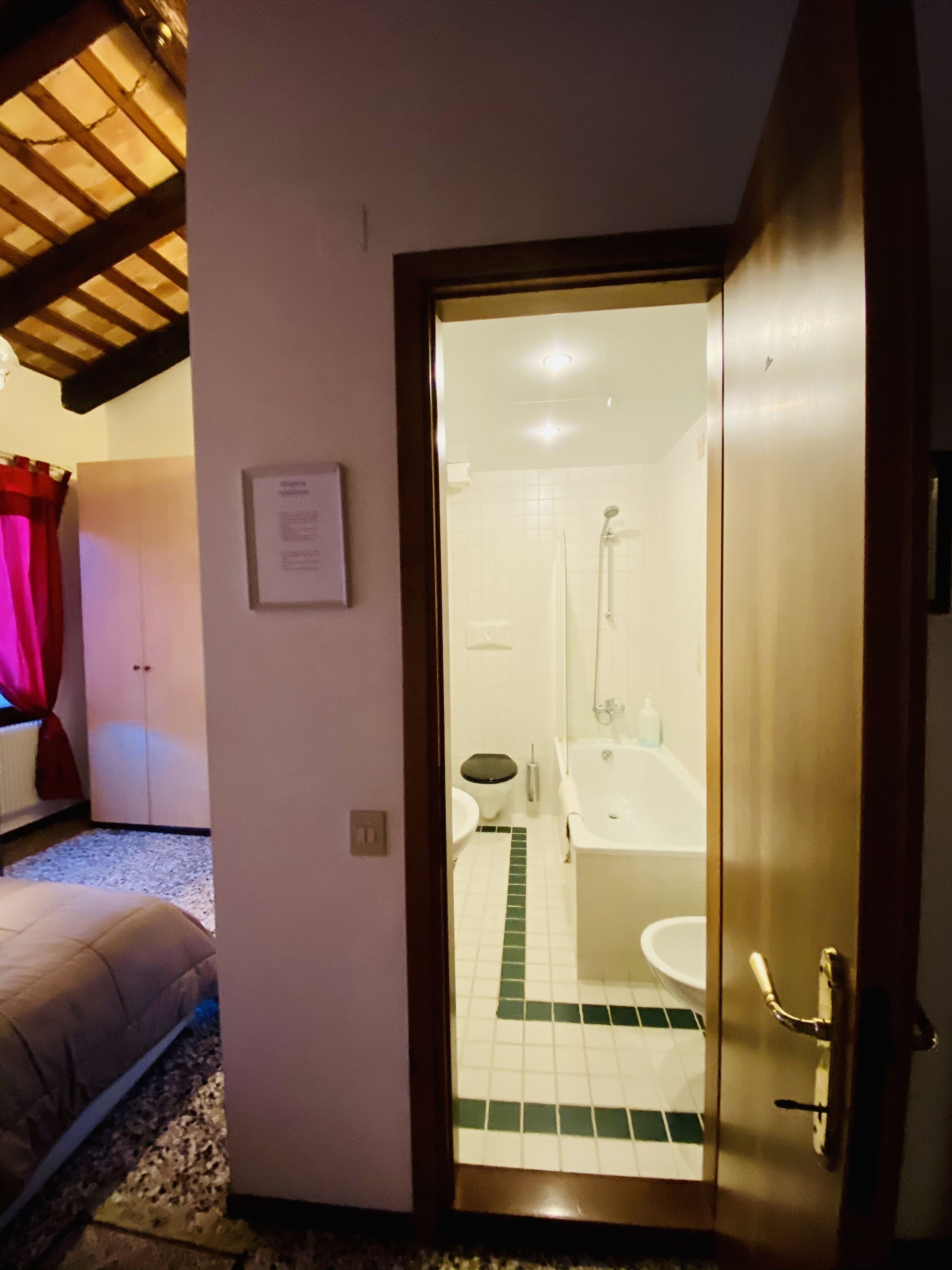 Hesperia Apartment 3 Piano