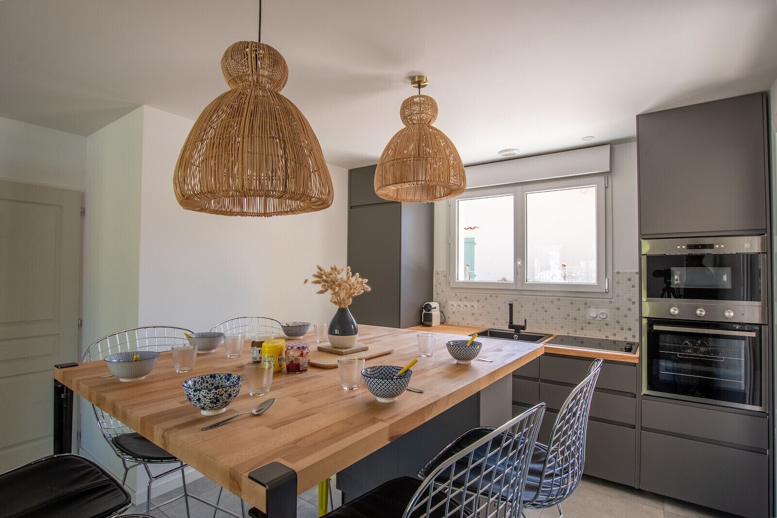 雪櫃、微波爐、焗爐、洗碗機