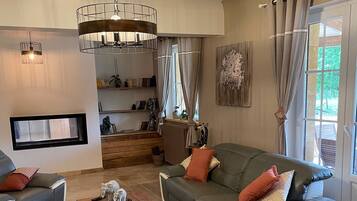 Télévision, table de tennis de table