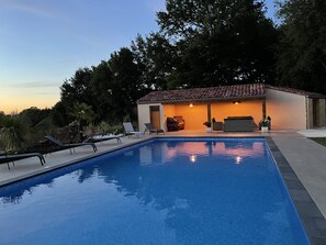 A heated pool - Magnifique Maison en Pierre Avec Grande Piscine Chauffée (Mauzac-et-Grand-Castang)