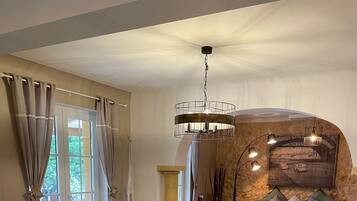 Télévision, table de tennis de table