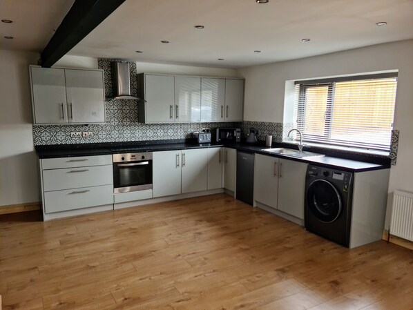 Fridge, microwave, oven, dishwasher