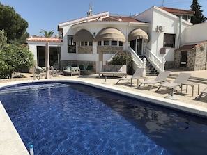 Outdoor pool - Cozy luxury villa and private pool and countless relaxing places to enjoy sun  (Ciudad Quesada)