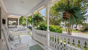 Terrace/patio - Peach Perfect Victorian Home with Gourmet Kitchen (Cape Charles)