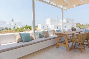 Outdoor dining - Villa Iris - Salinus Naxian Villas -Private Swimming Pool (Naxos)