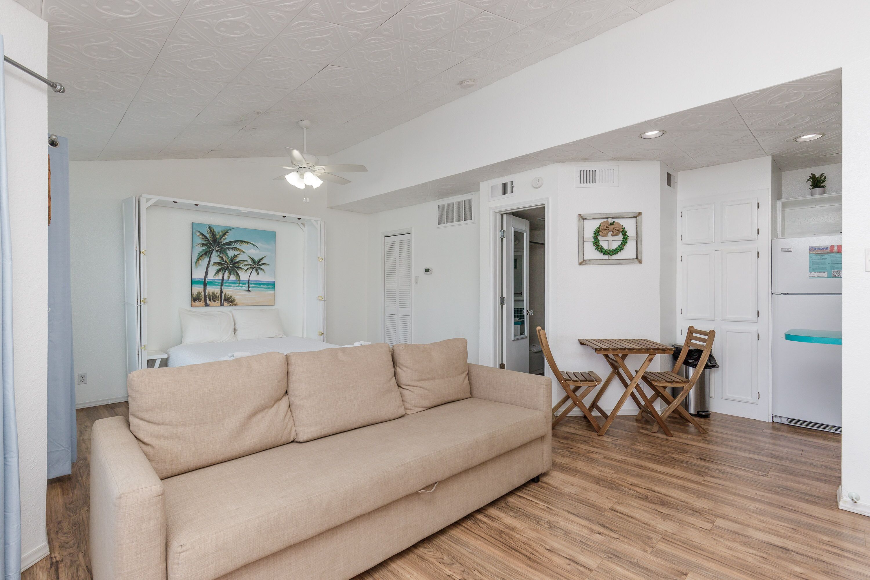 Your Winter Escape Is Waiting In This Fully Furnished Property.