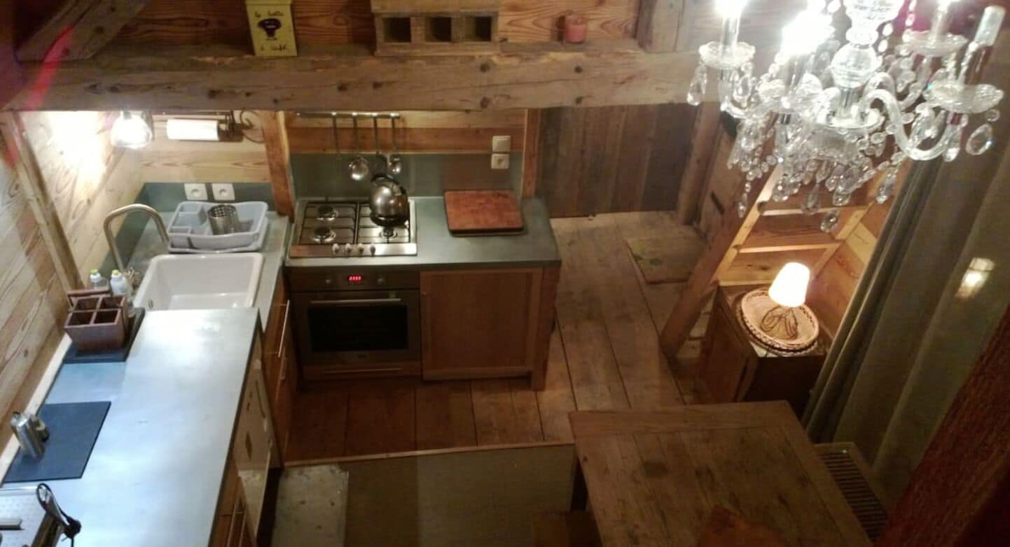 10 minutes from Lake Annecy, charming cabin-style chalet