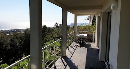 Vue mer et Calme Pour ce Grand rez de Jardin