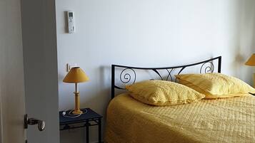 2 slaapkamers, een strijkplank/strijkijzer, gratis wifi, beddengoed