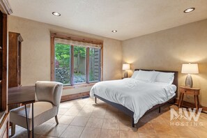 2 bedrooms, desk, iron/ironing board, free WiFi