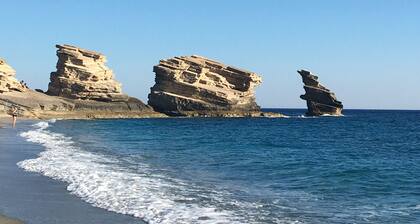 Idyllic vacation home with sea view "Sea to olives" on the south coast of Crete