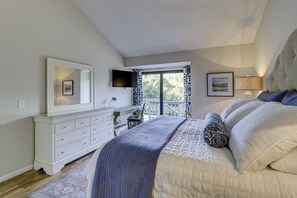 2 bedrooms, iron/ironing board, free WiFi, bed sheets - Renovated villa with unbelievable nature and lagoon views (Hilton Head Island)