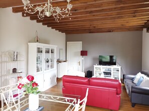 Lecteur de DVD, livres, médiathèque, chaîne hi-fi