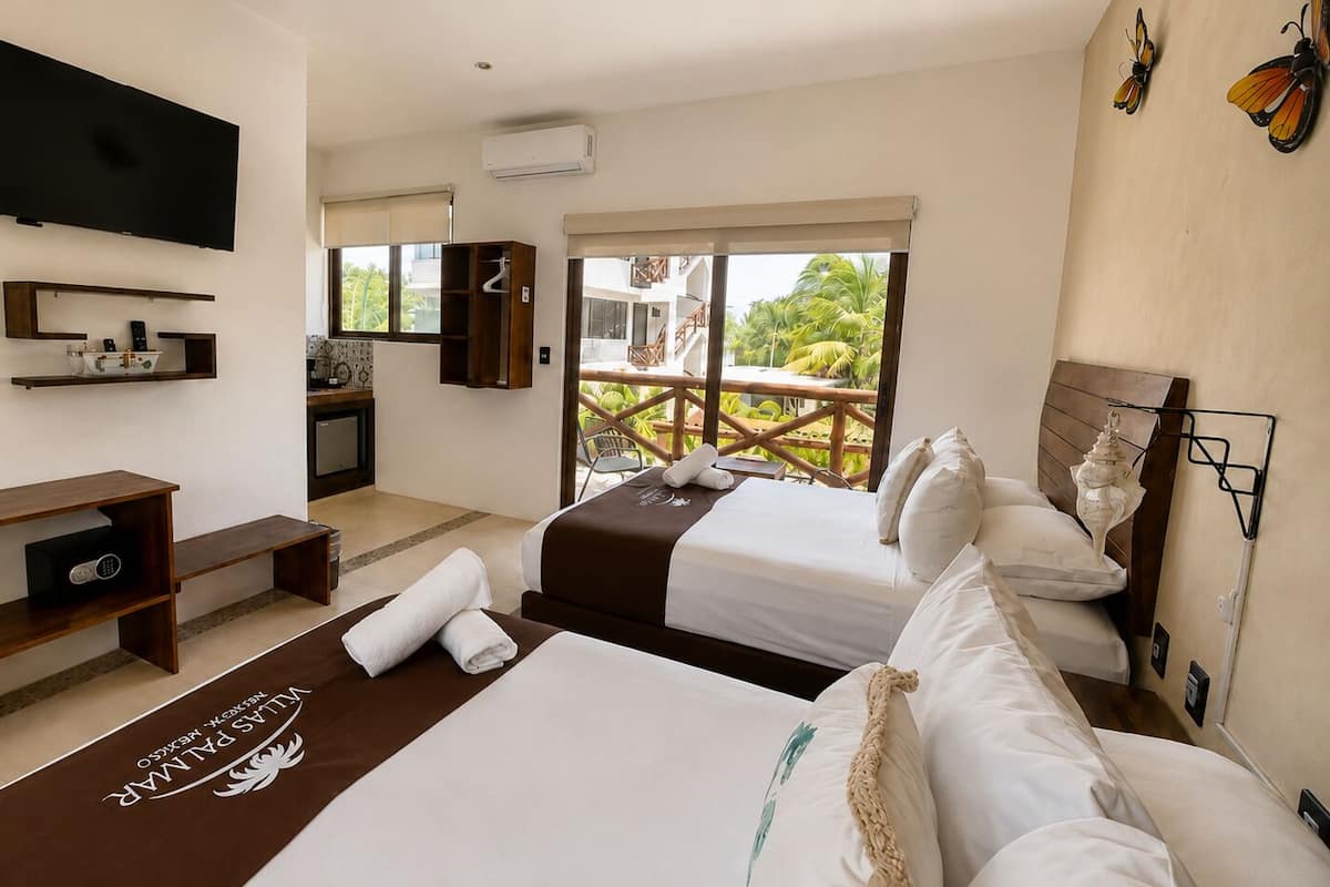 Superior Double Room | Katil Select Comfort, peti besi dalam bilik, ruang kerja komputer riba 