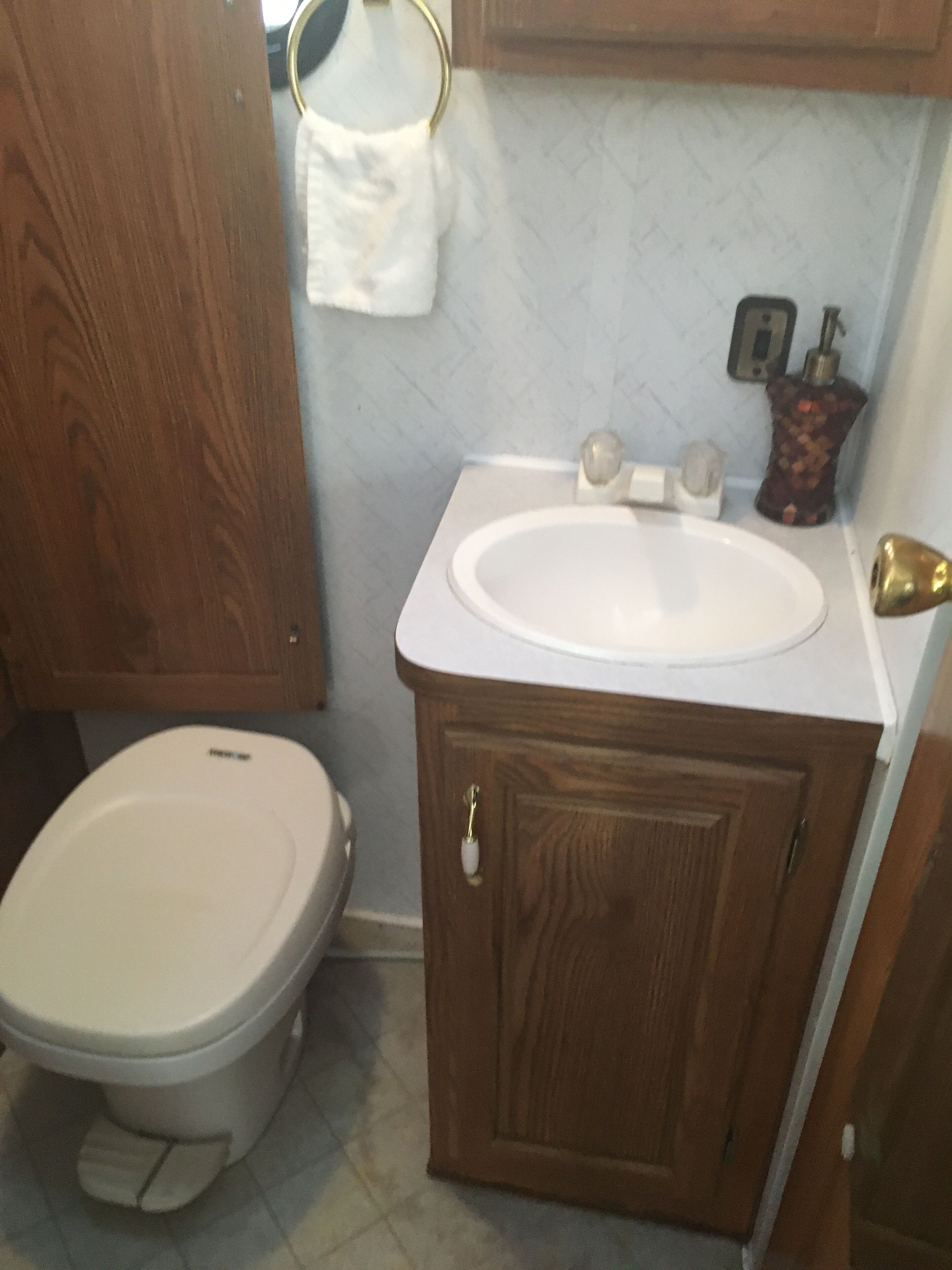 Ducha y bañera combinadas y toallas