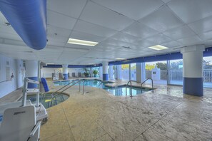 Piscine couverte, piscine extérieure